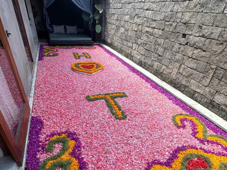 Pool Flower Decoration